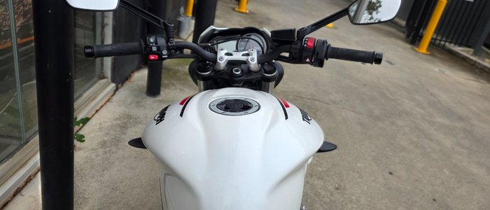 2021 Triumph STREET TRIPLE S 660 LAMS WHITE