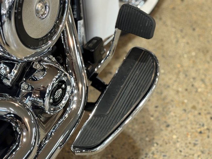 2020 HARLEY-DAVIDSON FLDE DELUXE (107)