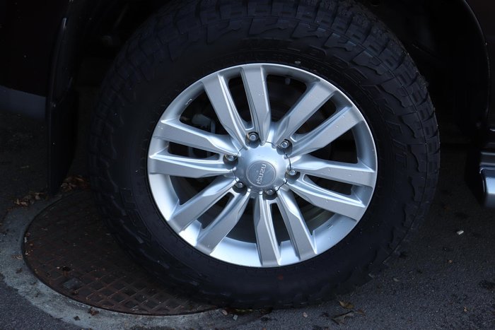 2017 Isuzu MU-X LS-T