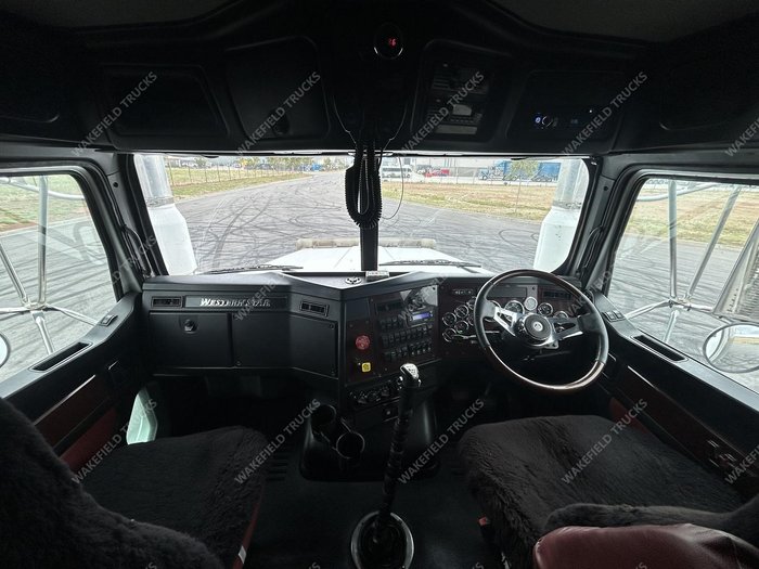 2021 Western Star 4800 Series 4800 FXB White