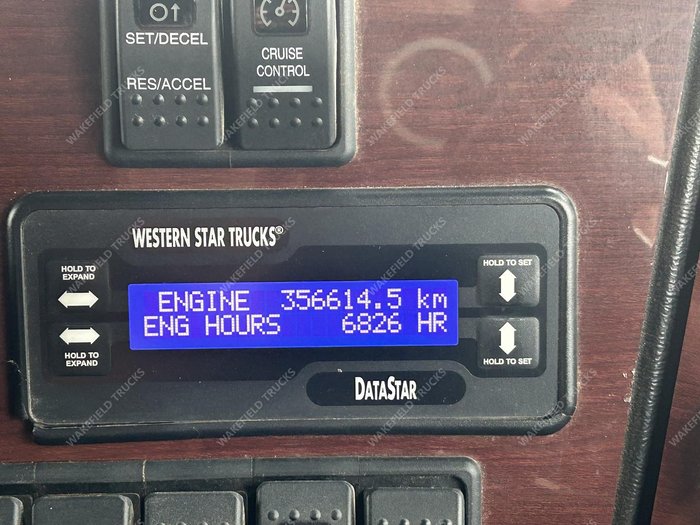 2021 Western Star 4800 Series 4800 FXB White