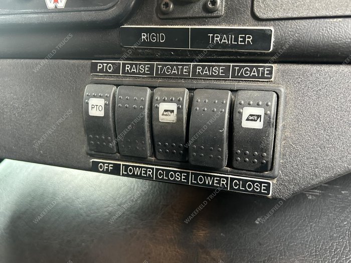 2021 Western Star 4800 Series 4800 FXB White