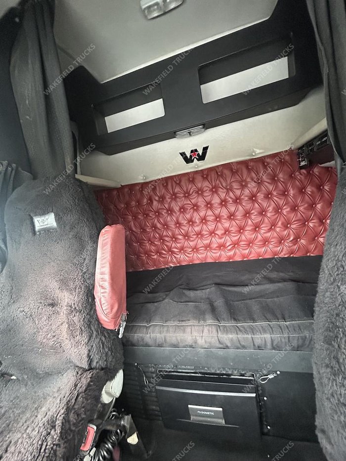 2021 Western Star 4800 Series 4800 FXB White