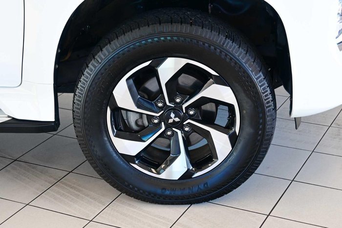 2024 Mitsubishi Pajero Sport GLS