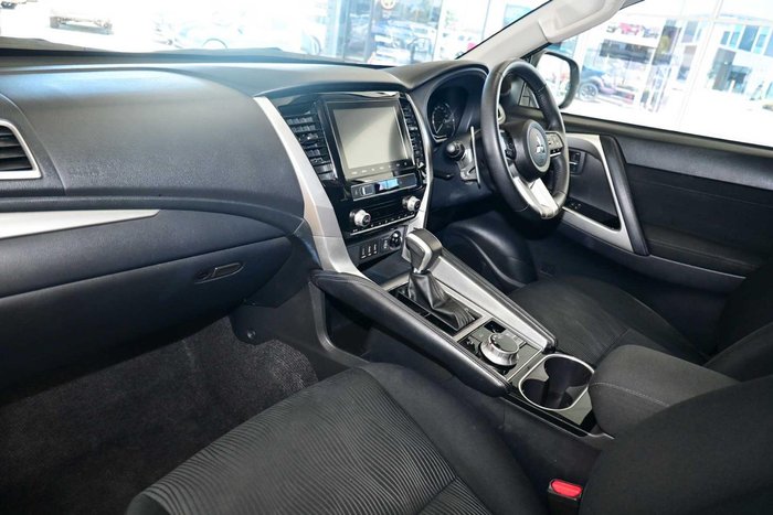 2024 Mitsubishi Pajero Sport GLS