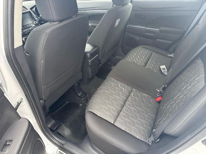 2023 Mitsubishi ASX ES