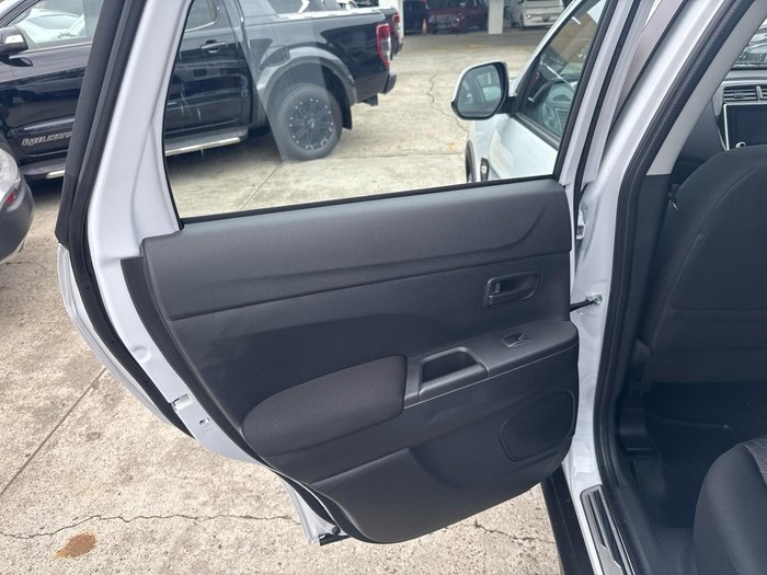 2023 Mitsubishi ASX ES