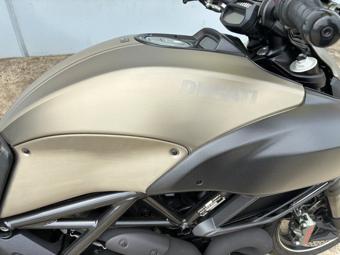 2015 DUCATI DIAVEL TITANIUM Silver