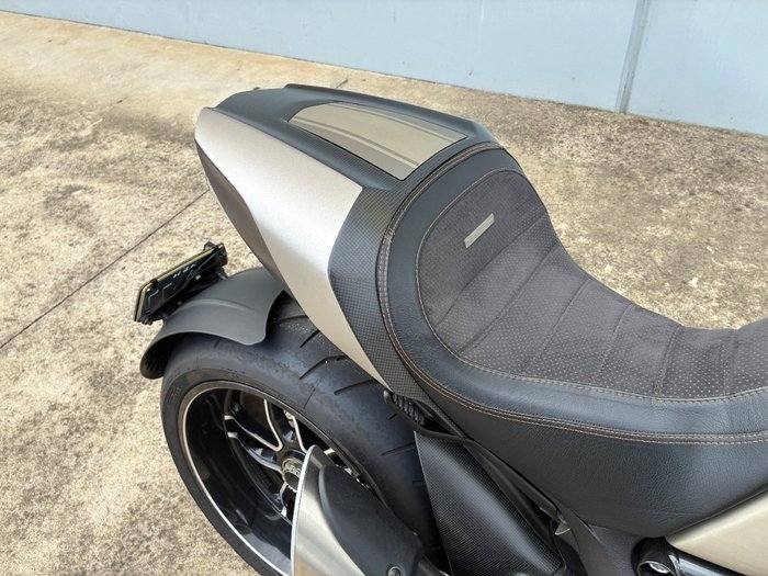 2015 DUCATI DIAVEL TITANIUM Silver