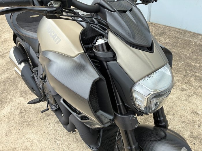 2015 DUCATI DIAVEL TITANIUM Silver
