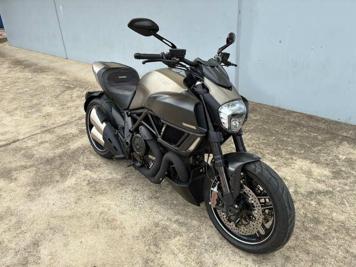 2015 DUCATI DIAVEL TITANIUM Silver