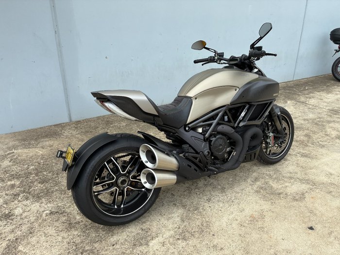 2015 DUCATI DIAVEL TITANIUM Silver