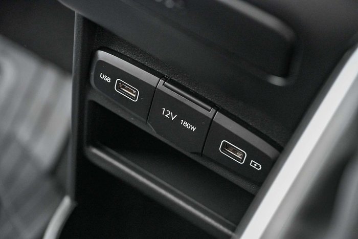 2024 Hyundai STARIA LOAD