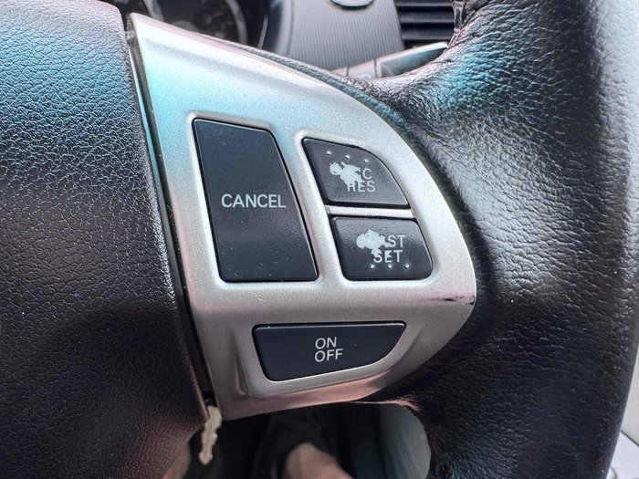 2013 Mitsubishi Triton GLX-R MN MY13 4X4 Dual Range White