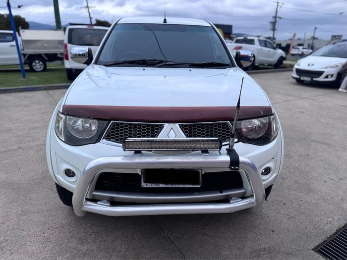 2013 Mitsubishi Triton GLX-R MN MY13 4X4 Dual Range White