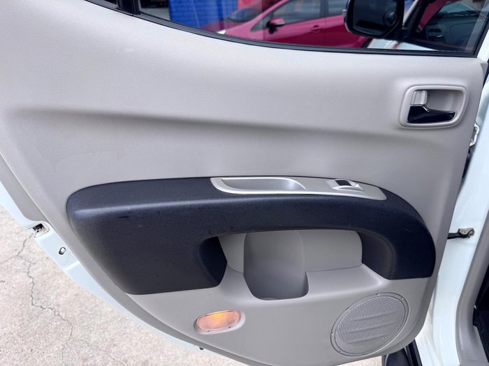 2013 Mitsubishi Triton GLX-R MN MY13 4X4 Dual Range White