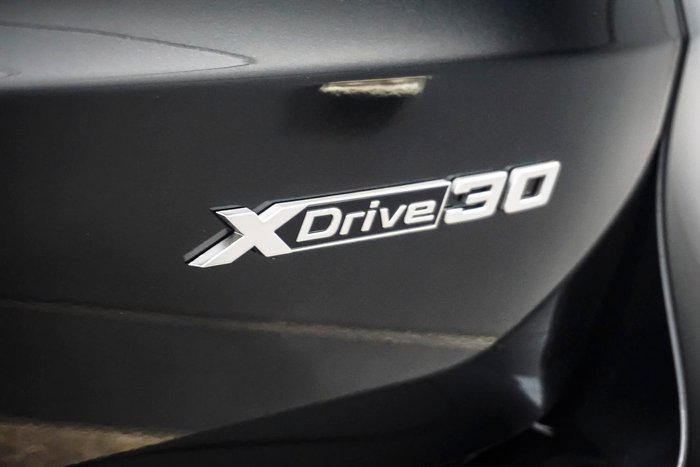 2026 BMW iX1 xDrive30 xLine