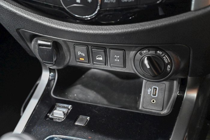 2021 Nissan Navara ST-X D23 MY21 4X4 Dual Range Black Star