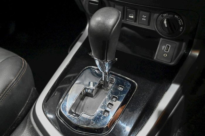 2021 Nissan Navara ST-X D23 MY21 4X4 Dual Range Black Star