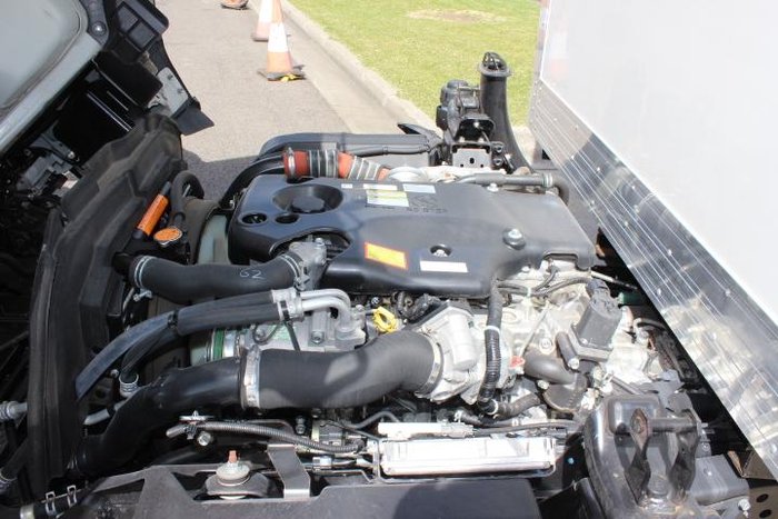 2022 Isuzu N Series NNR 45-150 WHITE