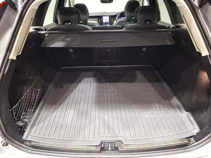 2025 Volvo XC60 Ultra B5 Bright