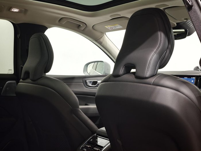 2025 Volvo XC60 Ultra B5 Bright