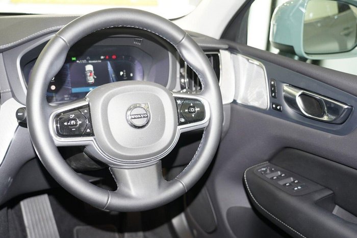 2025 Volvo XC60 Ultra B5 Bright