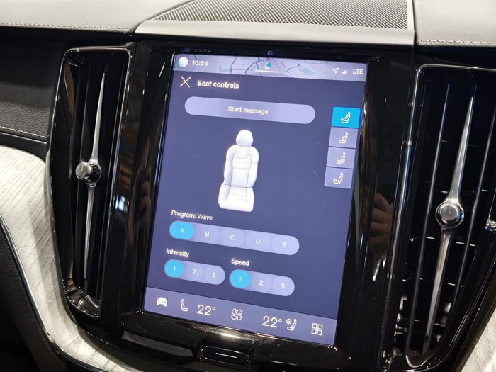 2025 Volvo XC60 Ultra B5 Bright