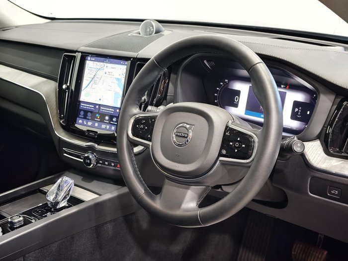 2025 Volvo XC60 Ultra B5 Bright