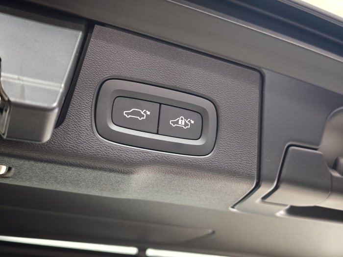 2025 Volvo XC60 Ultra B5 Bright