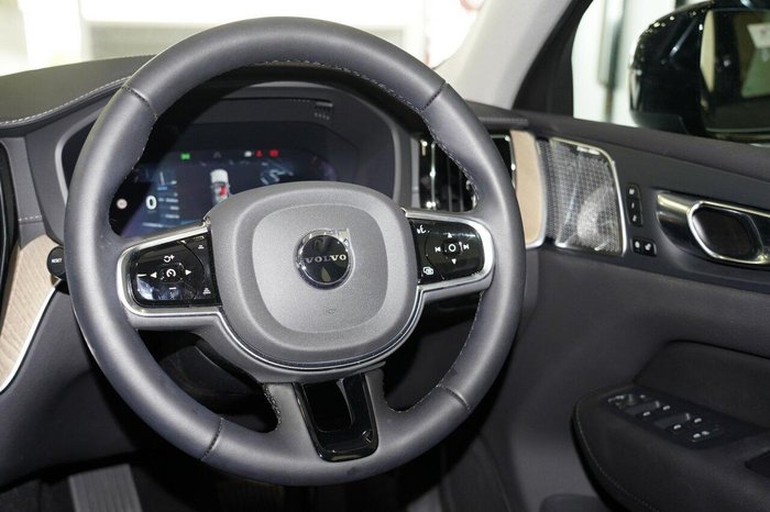 2025 Volvo XC60 Ultra B5 Dark