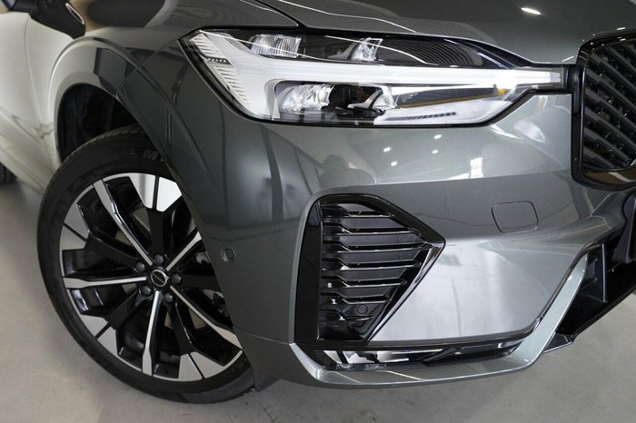 2025 Volvo XC60 Ultra B5 Dark