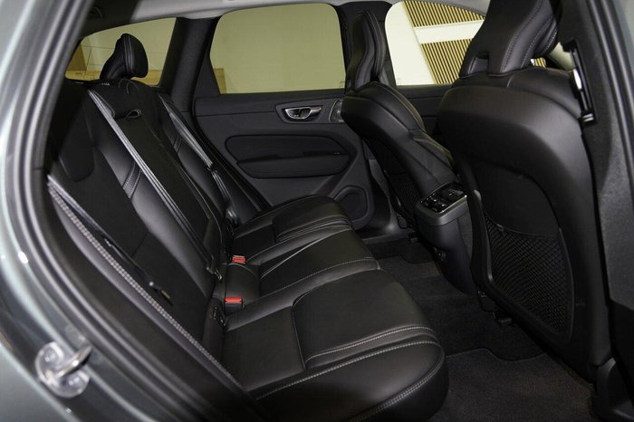 2025 Volvo XC60 Ultra B5 Dark