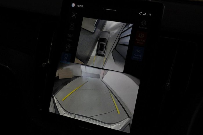 2025 Volvo XC60 Ultra B5 Dark