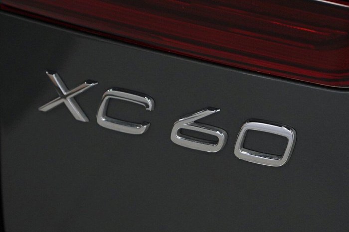 2025 Volvo XC60 Ultra B5 Dark