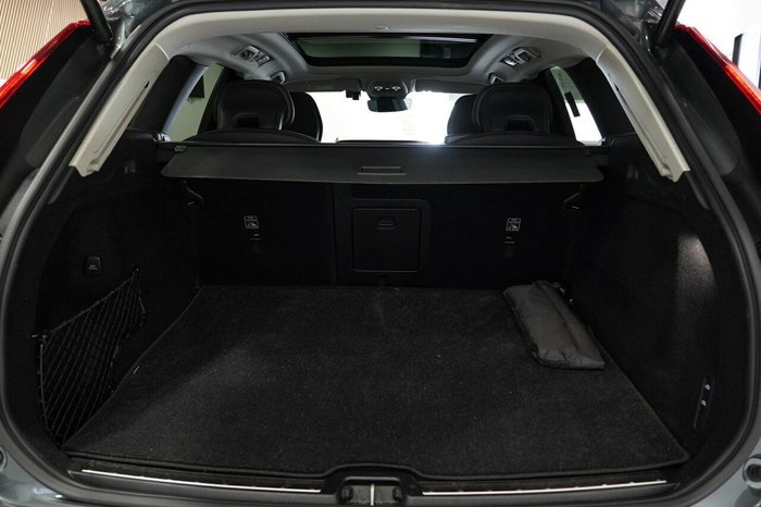 2025 Volvo XC60 Ultra B5 Dark