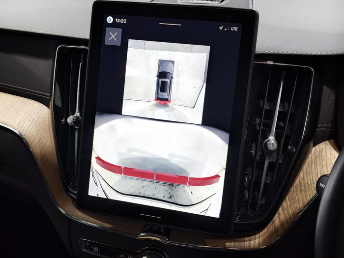 2025 Volvo XC60 Ultra B5 Dark