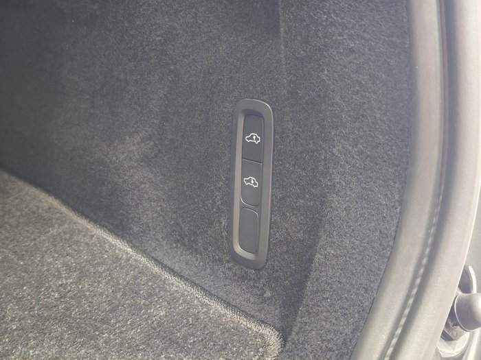 2025 Volvo XC60 Ultra B5 Dark