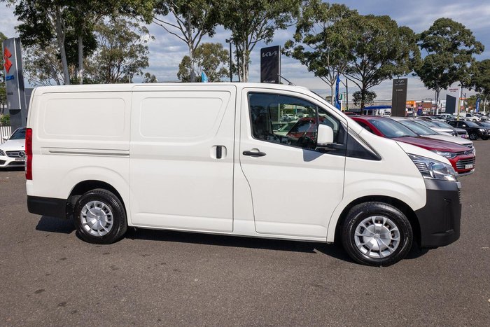 2022 Toyota Hiace
