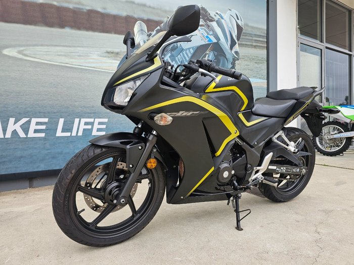 2015 Honda CBR300R Black