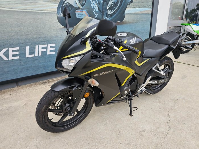 2015 Honda CBR300R Black