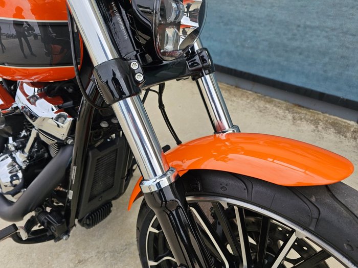 2023 HARLEY-DAVIDSON FXBR BREAKOUT (117) Orange