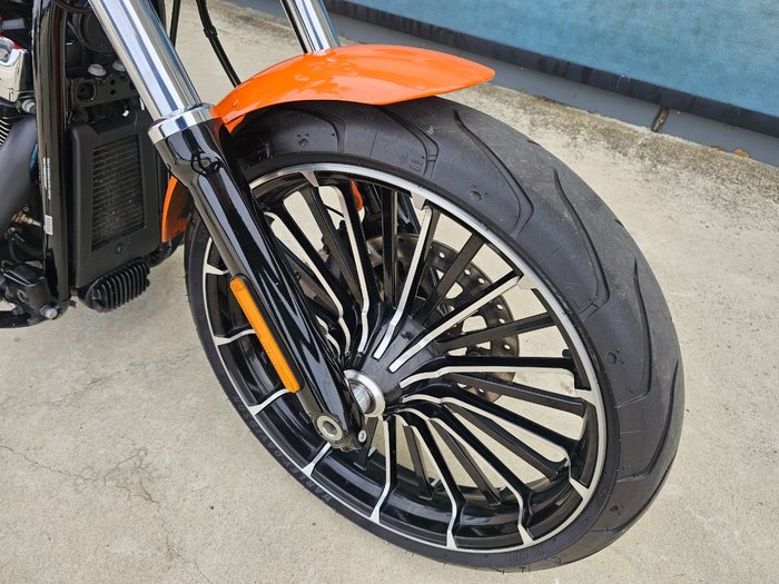 2023 HARLEY-DAVIDSON FXBR BREAKOUT (117) Orange