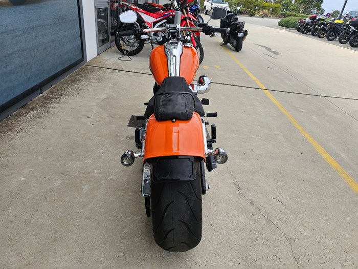 2023 HARLEY-DAVIDSON FXBR BREAKOUT (117) Orange