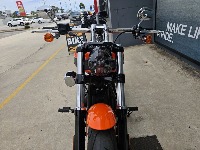 2023 HARLEY-DAVIDSON FXBR BREAKOUT (117) Orange