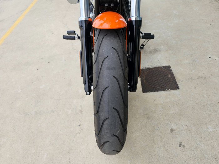 2023 HARLEY-DAVIDSON FXBR BREAKOUT (117) Orange