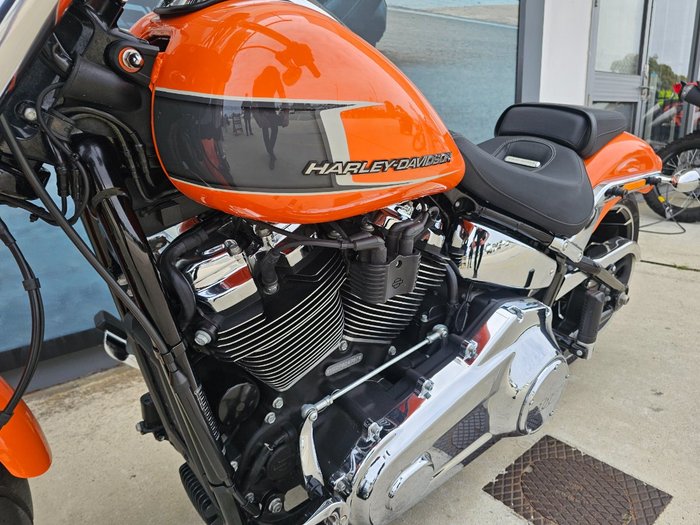2023 HARLEY-DAVIDSON FXBR BREAKOUT (117) Orange