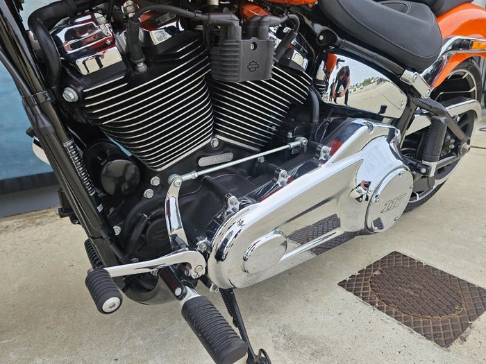 2023 HARLEY-DAVIDSON FXBR BREAKOUT (117) Orange