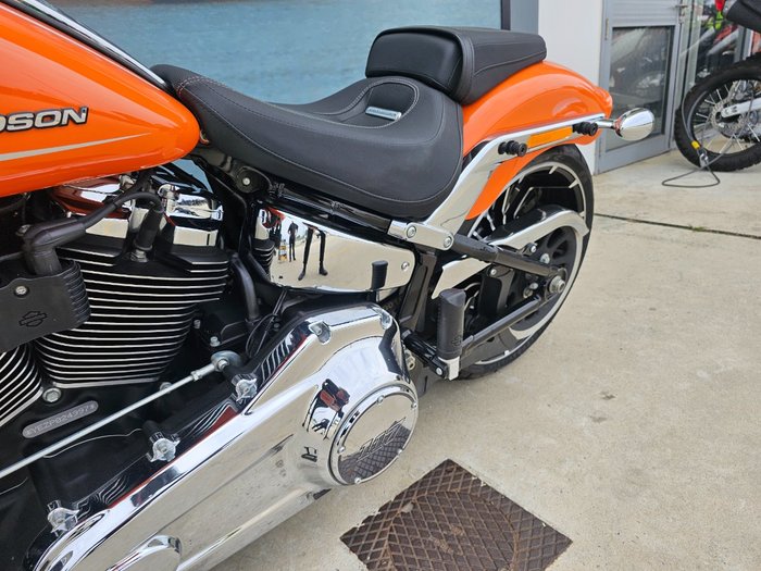 2023 HARLEY-DAVIDSON FXBR BREAKOUT (117) Orange