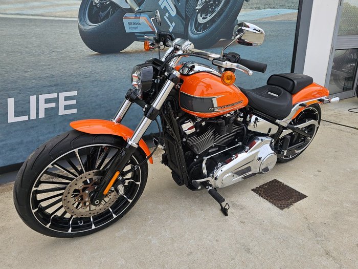 2023 HARLEY-DAVIDSON FXBR BREAKOUT (117) Orange